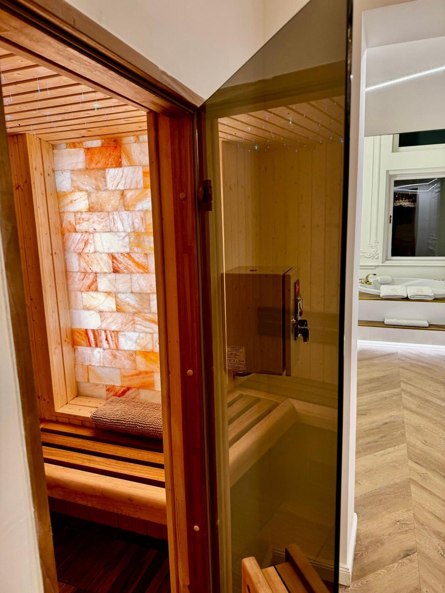 Jacuzzi Royal Suite 布达佩斯 外观 照片