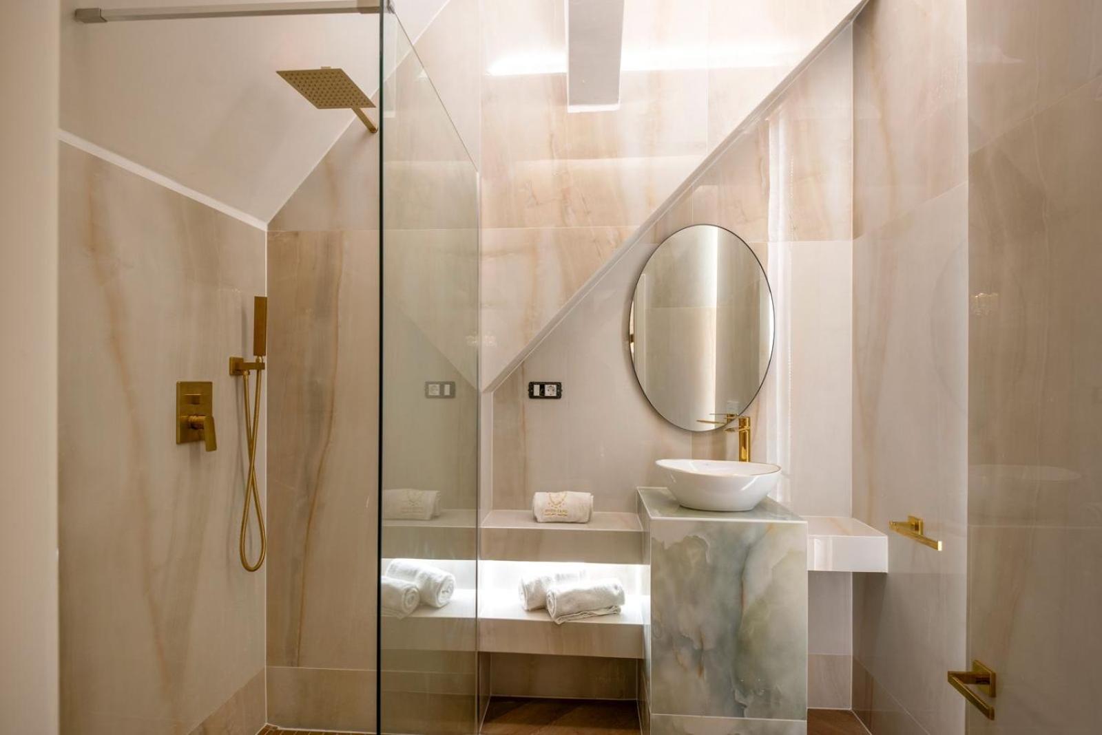 Jacuzzi Royal Suite 布达佩斯 外观 照片