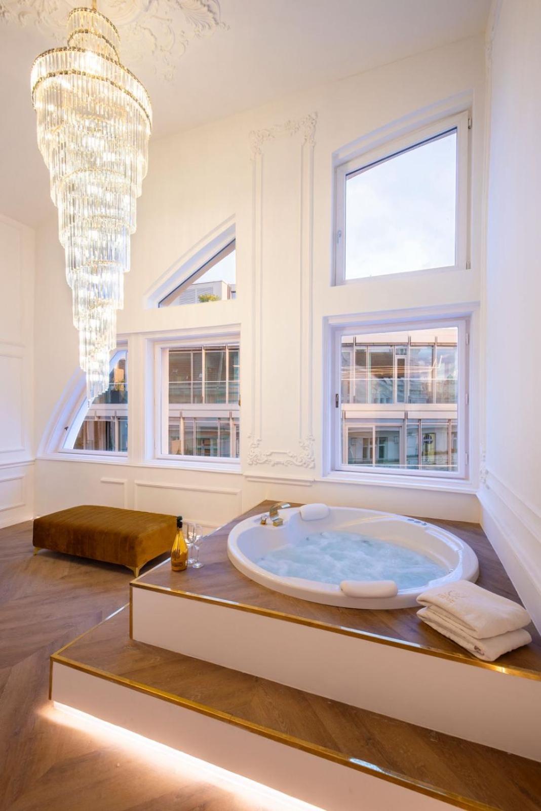 Jacuzzi Royal Suite 布达佩斯 外观 照片